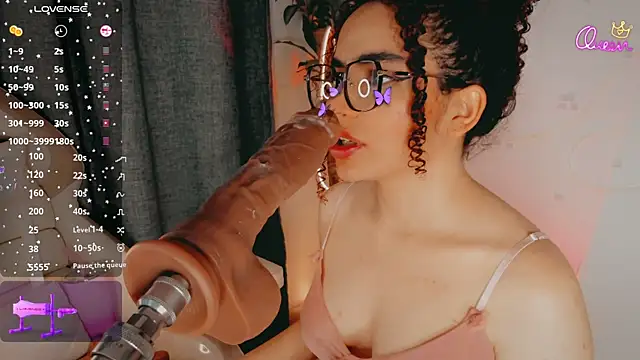 Queen_Deepthroat webcam