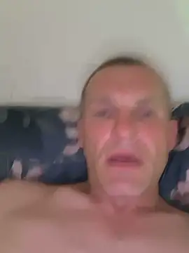 AttractiveSilk5 webcam