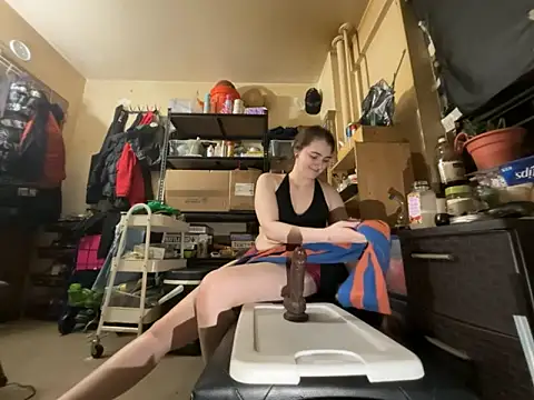 Snowbunnycake_131 webcam