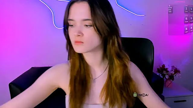 liana_kisses webcam