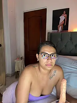 ema_zoe webcam