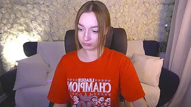 LizzaMoonn webcam