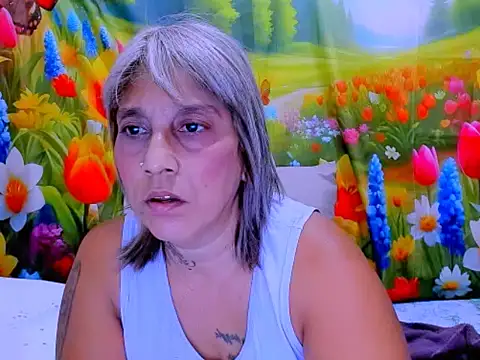 indianroxy webcam