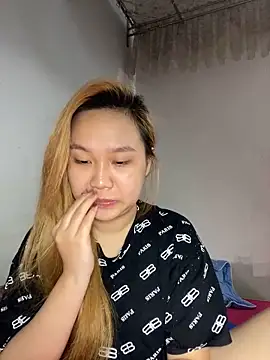Almira6868 webcam