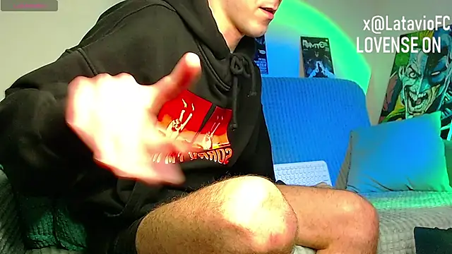 Midnighter_ webcam