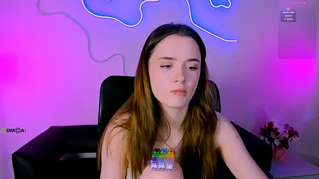 liana_kisses webcam