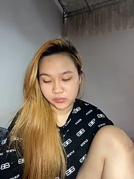 Almira6868 webcam
