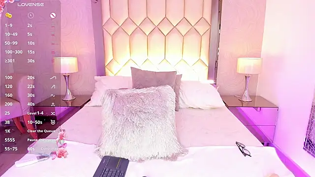 AriRose live cam on StripChat