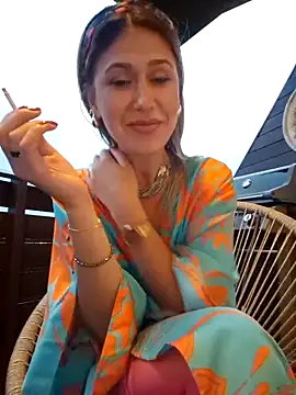 celynaross (Ask my age) - Destroy my butterfly  with your cum