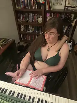 adobe_angel (F milf) - Public cum show