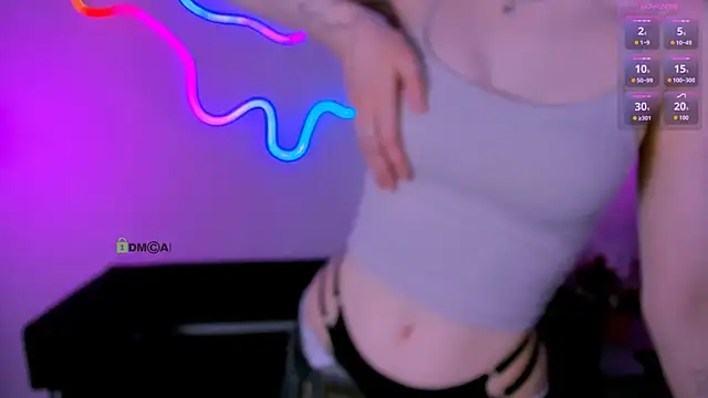liana_kisses webcam