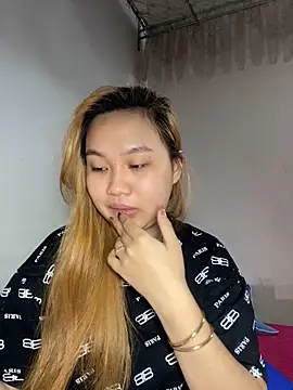 Almira6868 webcam