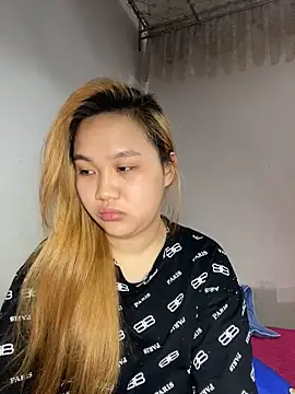 Almira6868 webcam