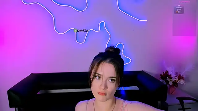 liana_kisses webcam