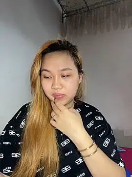 Almira6868 webcam