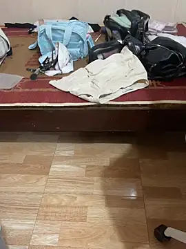 Mina048 webcam