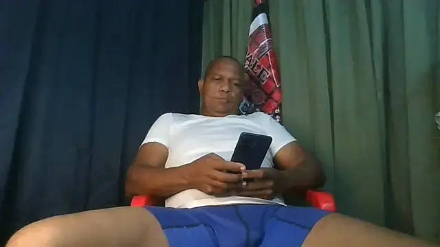 bigblackcock75 webcam