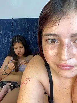 xuxi_xxx (F teen) - Strap-on