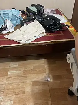 Mina048 webcam