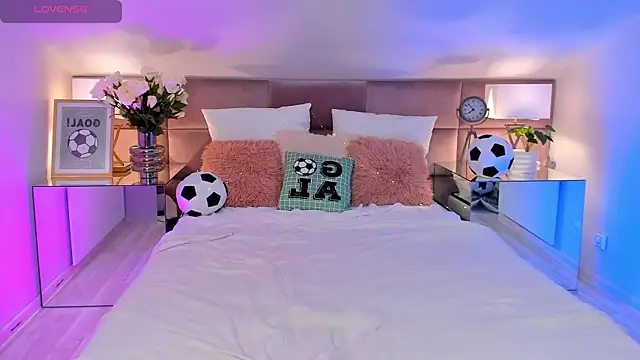 MiaMuse live cam