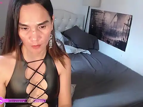 NinaDOM4CUM webcam