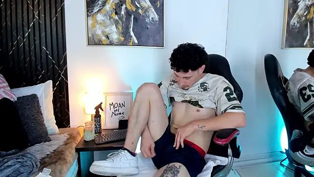 Alexlux1 live cam