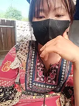 Linda-yiyi live cam