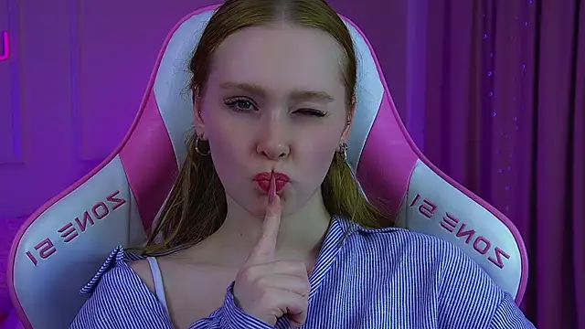 AgataFoxley webcam