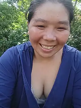 quynhkoolbae webcam