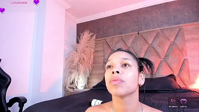 TaylorAndThalia webcam