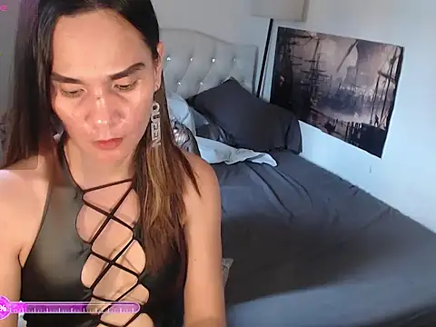 NinaDOM4CUM webcam