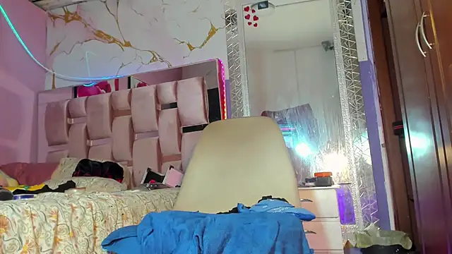 HUGE_BLACKCOCK webcam
