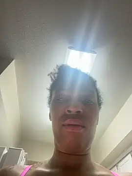 YeahhhitsBreezy live cam