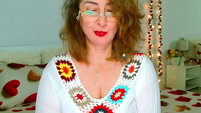 Tyana40 live cam