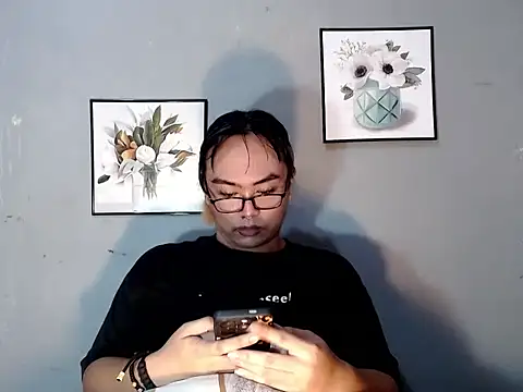 Asianblk_barbiedoll webcam