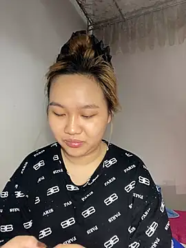 Almira6868 webcam