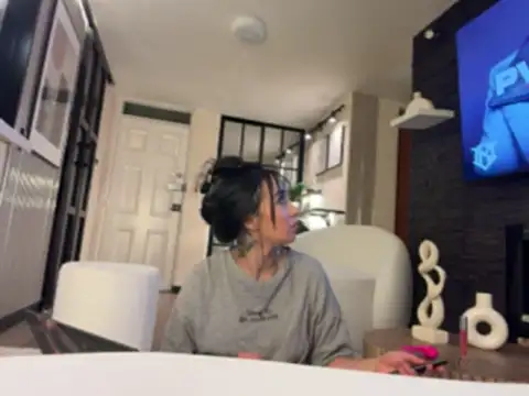 EmmyEvans1 webcam