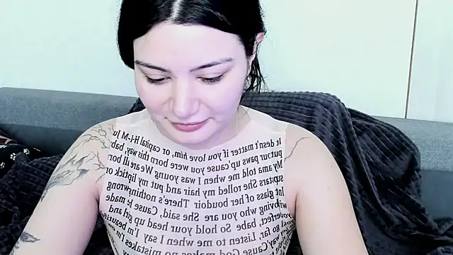 Dark_Moni webcam