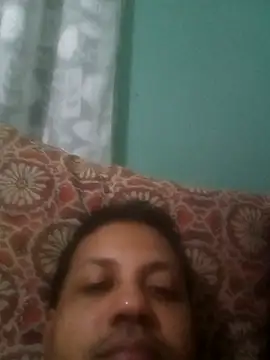 BustlingShirt webcam