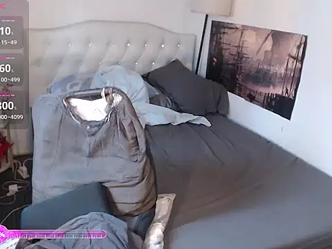 NinaDOM4CUM webcam
