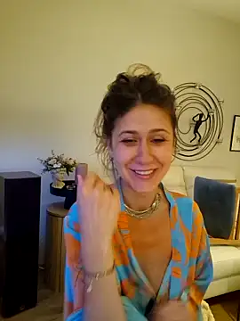 celynaross (Ask my age) - Destroy my butterfly  with your cum