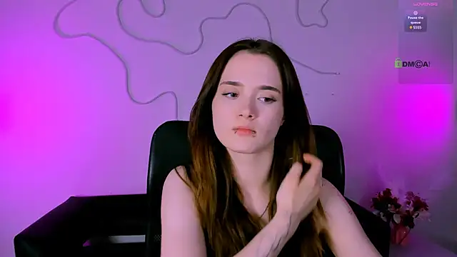 liana_kisses webcam