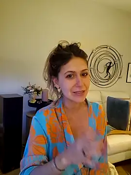 CelynaRoss Live Webcam on Stripchat