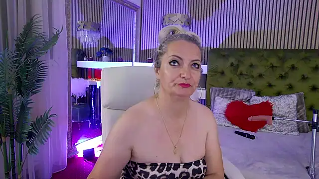 ladytouch - LadyTouch's free webcam - UK Sex Cams
