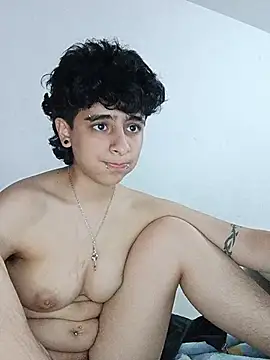 LatinHeatX22's room