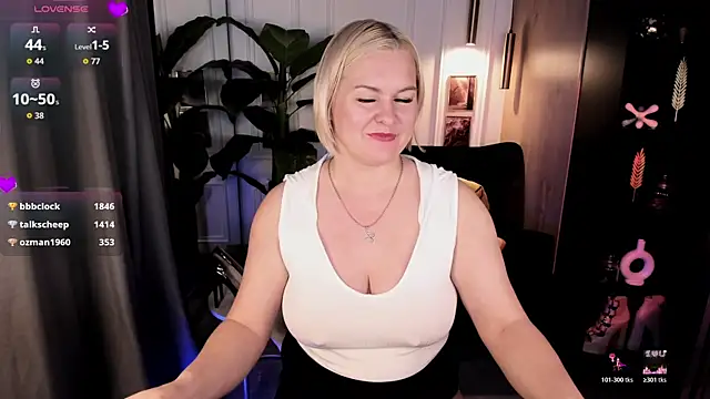 YolandaKiss webcam