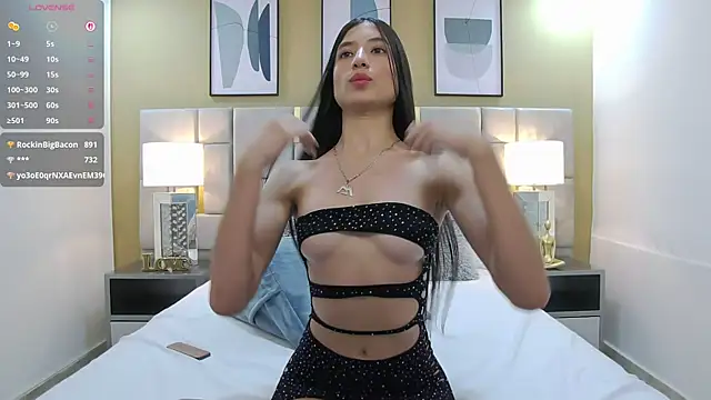 Little_Amarantha webcam