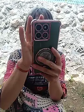 Linda-yiyi webcam