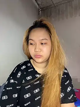 Almira6868 webcam