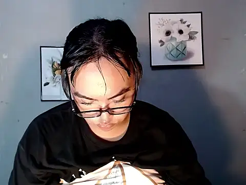 Asianblk_barbiedoll webcam